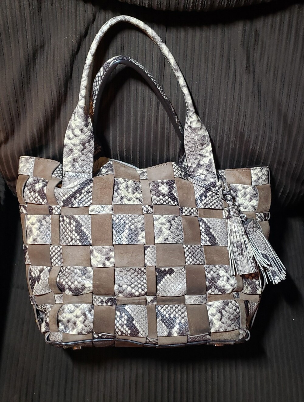 Michael Kors Vivian Medium Tote Natural / Dark Dune Python Print.